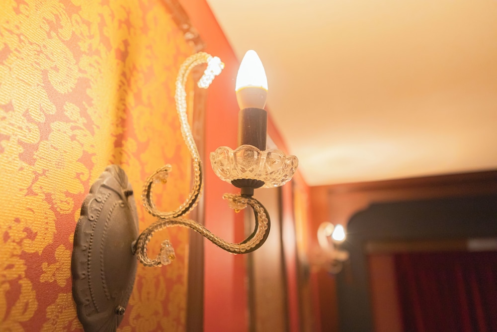 キングルーム (クリムゾンオペラ) 禁煙 客室4 | ホテル リマ ショコラ