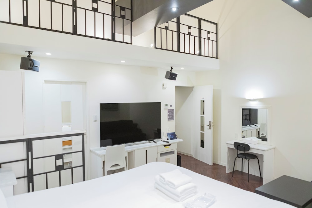 クイーンルーム サウナ付 (ホワイトブリーズ) 禁煙 客室1 | ホテル リマ ショコラ