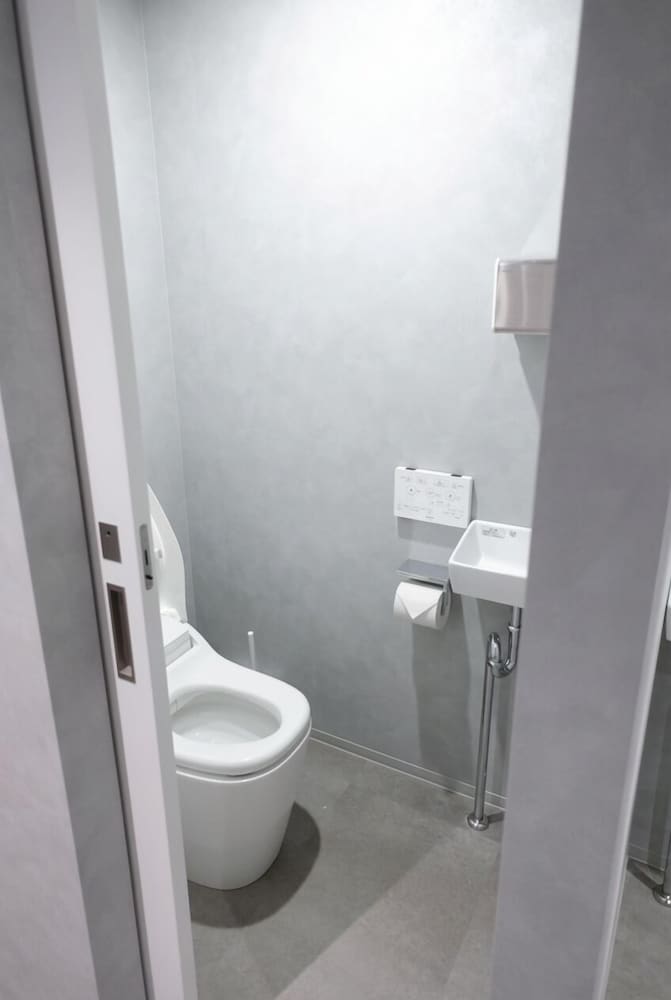 ツインルーム 共用バスルーム2 | THE GAKUSUI - Hostel