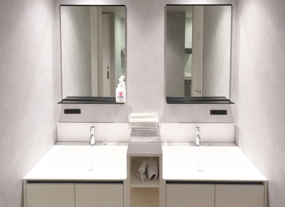 ツインルーム 共用バスルーム1 | THE GAKUSUI - Hostel