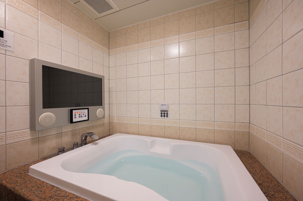 スーペリア ツインルーム 禁煙 キッチン バスルーム0 | BE FREE HOTELS甲府