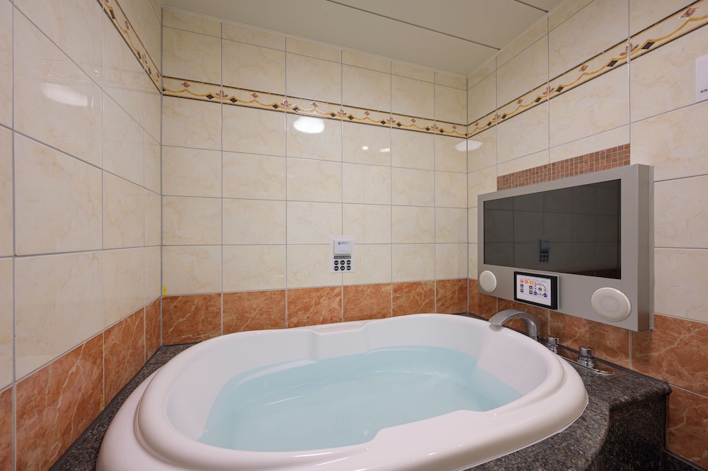 和風ダブルルーム 喫煙可 客室3 | BE FREE HOTELS甲府