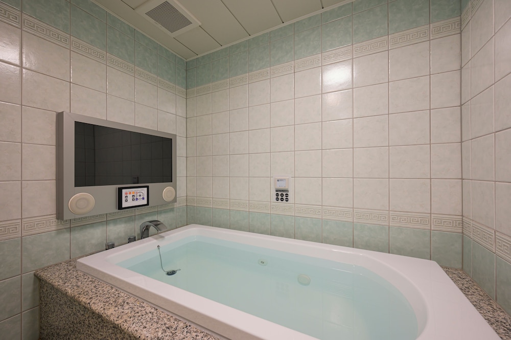 スーペリア ツインルーム 禁煙 サウナ バスルーム0 | BE FREE HOTELS甲府