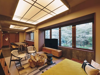 illi Toas Tokyo-Toranomon