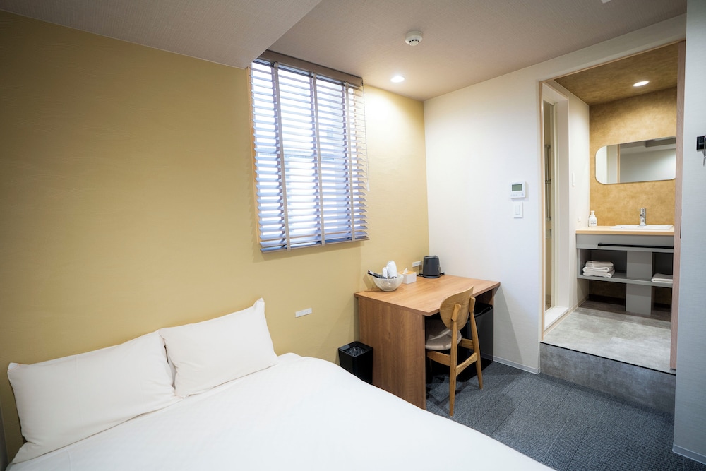 デラックス ダブルルーム 客室の設備とサービス10 | Hotel S-Presso Namba Ekimae