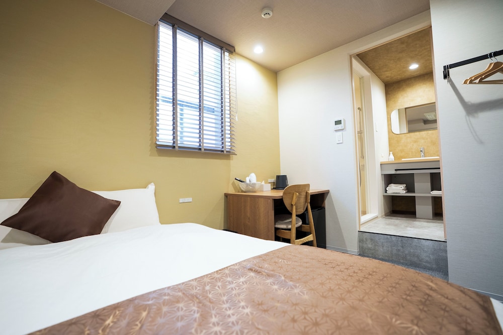 デラックス ダブルルーム 客室の設備とサービス1 | Hotel S-Presso Namba Ekimae