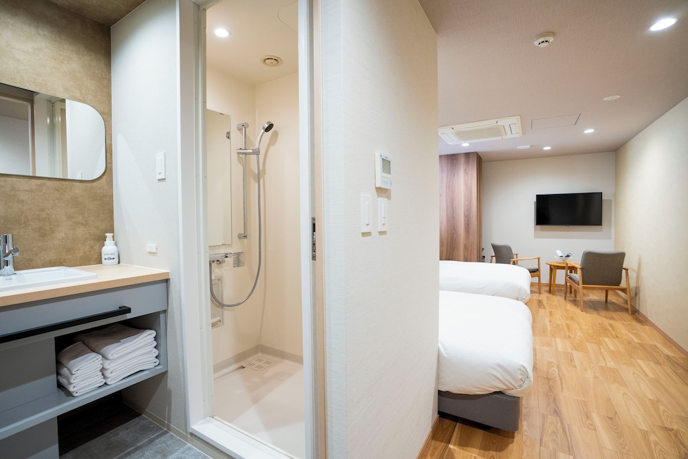 デラックス ツインルーム バスルーム1 | Hotel S-Presso Namba Ekimae