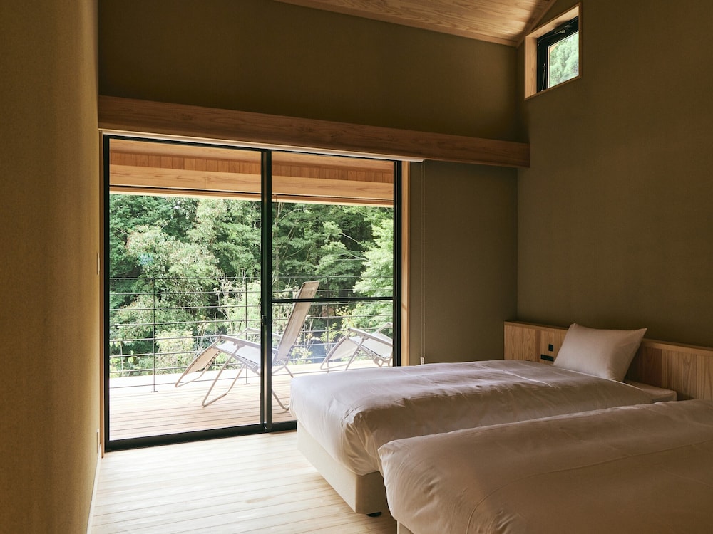 スーペリア 4 人部屋 ガーデンビュー 客室10 | GEOSPOT MOTOHAKONE B