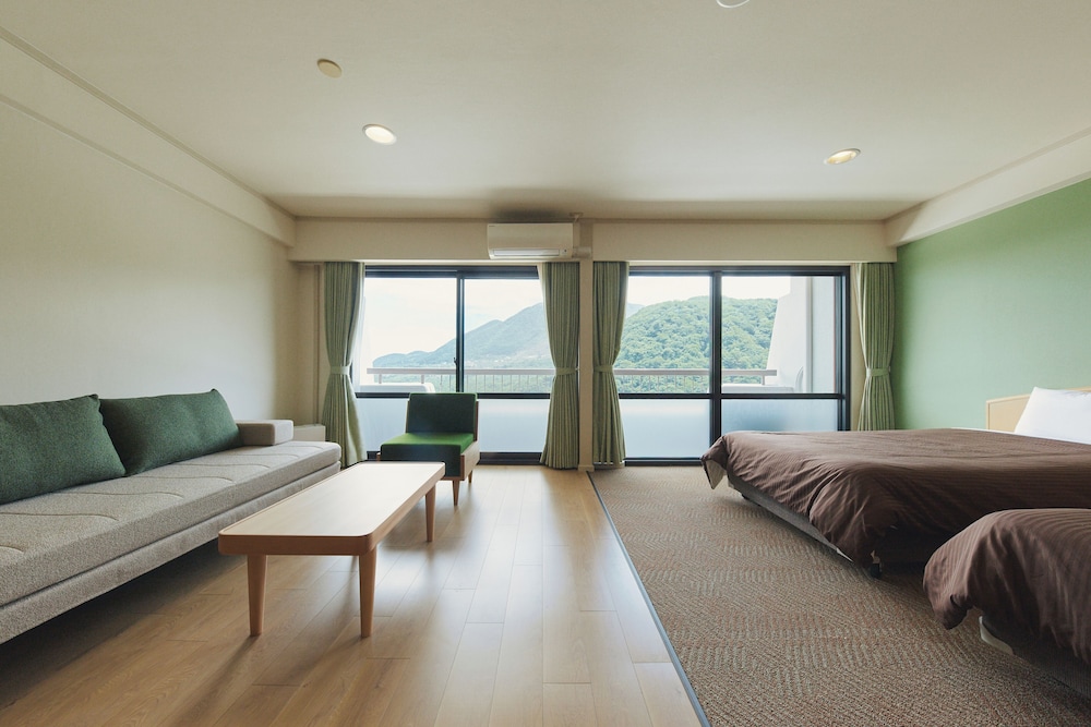 スタンダード ルーム バルコニー マウンテンビュー 客室2 | フォートリート箱根仙石原