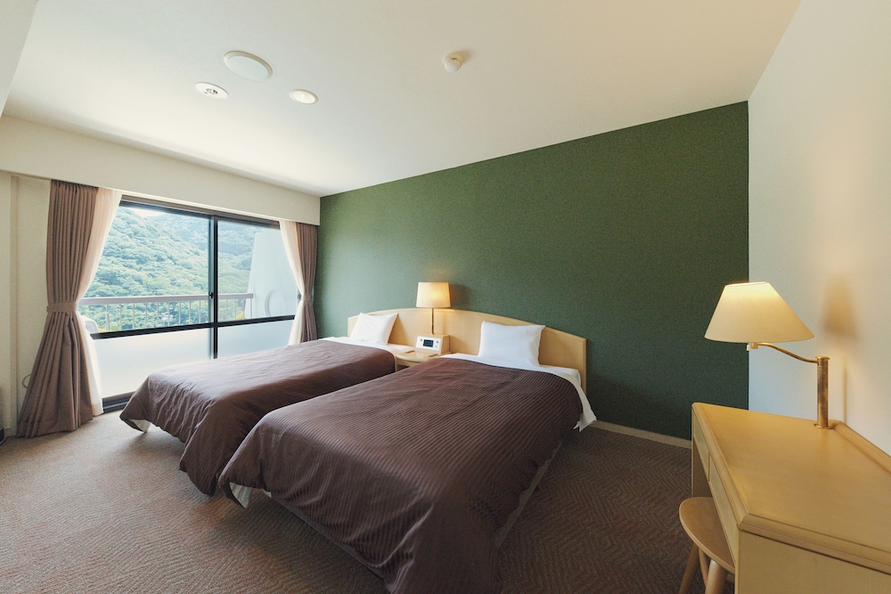 デラックス ルーム バルコニー マウンテンビュー 客室11 | フォートリート箱根仙石原