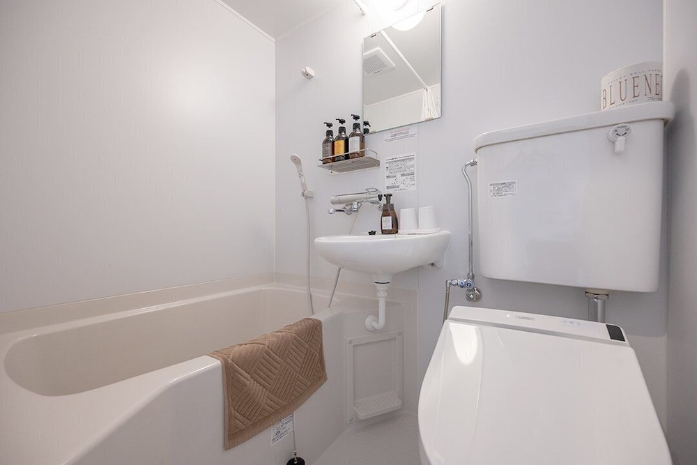 スタンダード ダブルルーム (23時以降のチェックインはできませんのでご注意ください) バスルーム0 | HOTEL R9 The Yard 田川香春