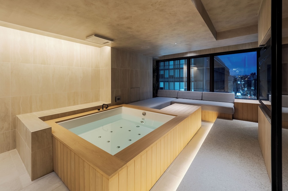 ファミリー スイート 2 ベッドルーム シティビュー バスルーム1 | MOKU KYOTO