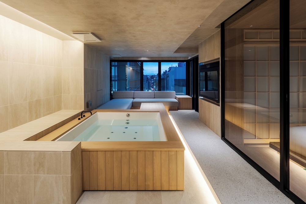 ファミリー スイート 2 ベッドルーム シティビュー バスルーム4 | MOKU KYOTO