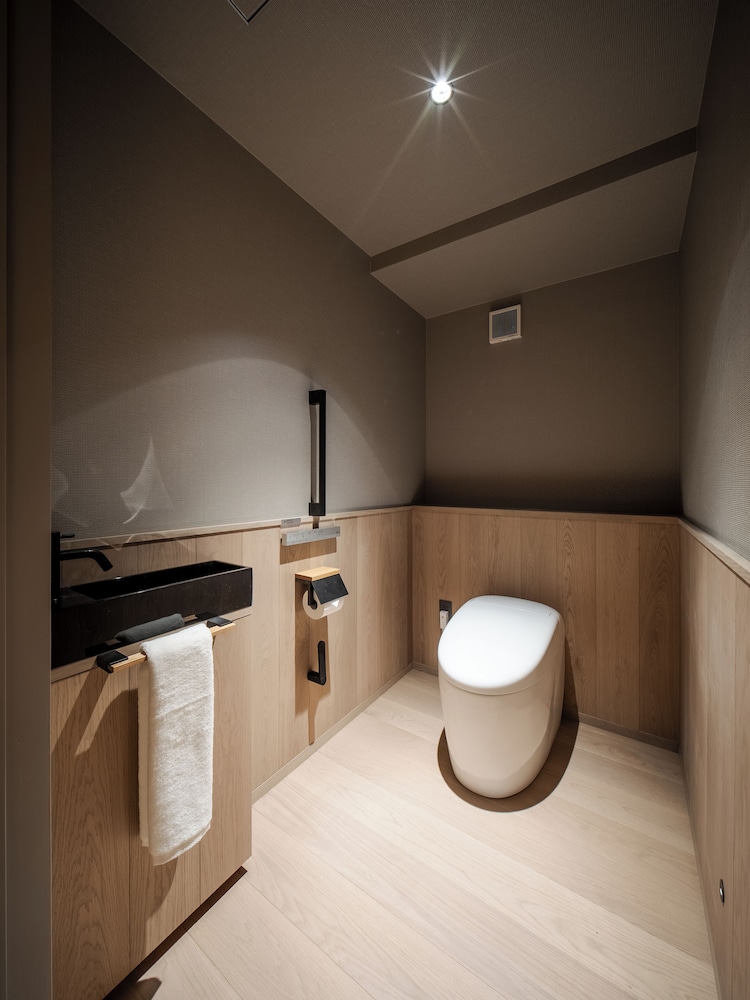 ファミリー スイート 2 ベッドルーム シティビュー バスルーム6 | MOKU KYOTO