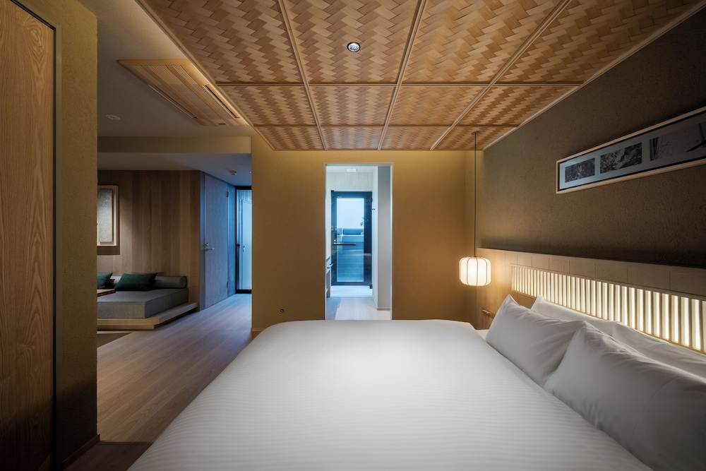 プレミアム スタジオスイート プライベートプール シティビュー 客室4 | MOKU KYOTO