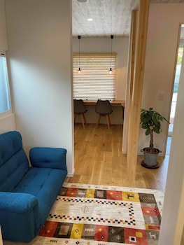 TC1 岡谷駅トモズカフェアネックス