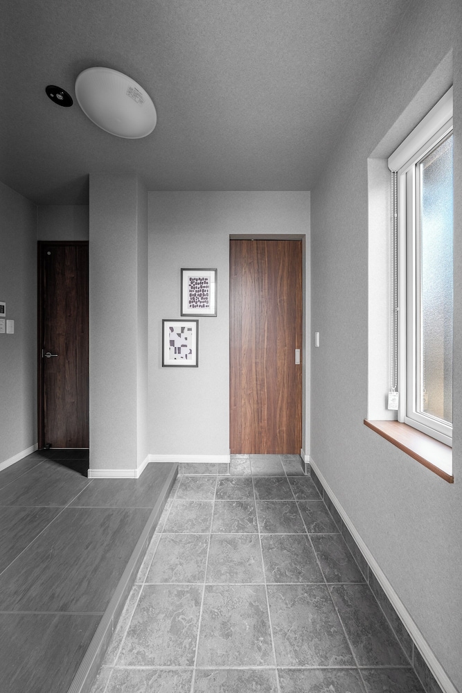 内部エントランス1 | THE SHIMMER FURANO