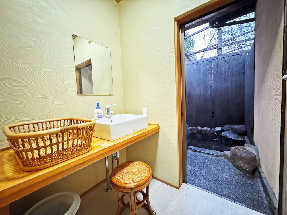 八十田(YASODA) / 和室 / 露天風呂付き 禁煙 バスルーム1 | 旅館 ゆふもみじ