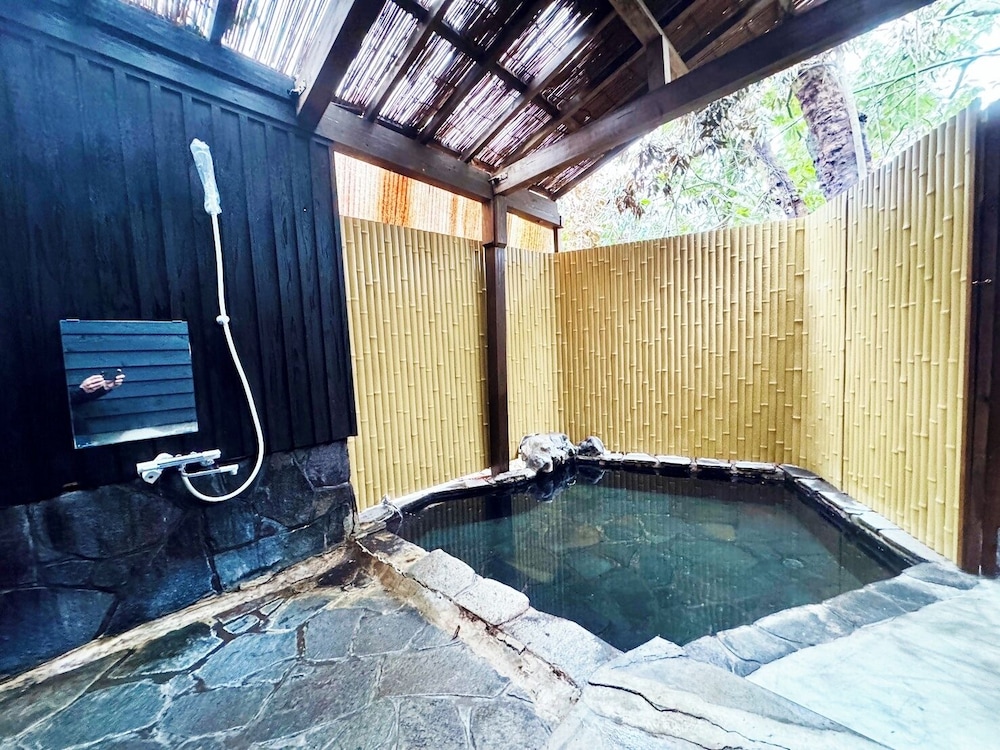 赤月(AKATSUKI) / 和室 / 露天風呂付き 禁煙 バスルーム2 | 旅館 ゆふもみじ