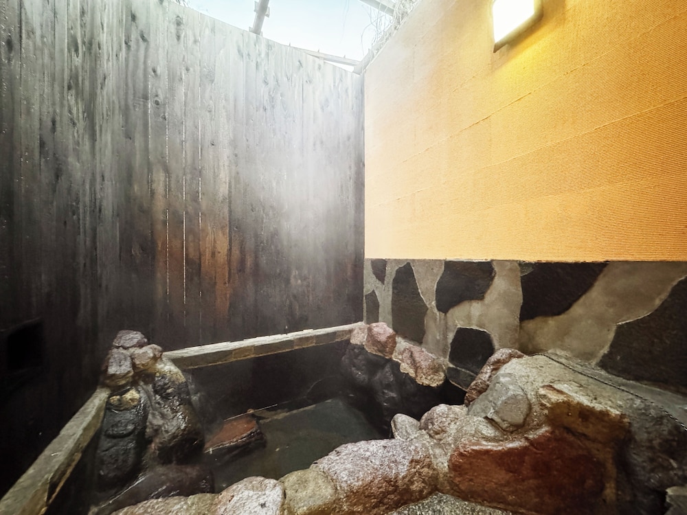 全(ZEN) / 和室 / 露天風呂付き 禁煙 バスルーム1 | 旅館 ゆふもみじ