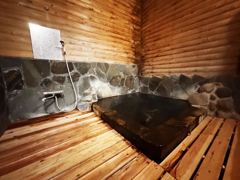 春(HARU) / 2F / 和室 / 外部風呂付き 禁煙 バスルーム3 | 旅館 ゆふもみじ