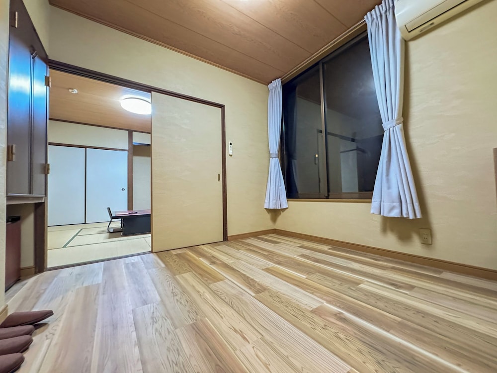 森(MORI) / 和室 / 露天風呂付き 禁煙 リビング エリア0 | 旅館 ゆふもみじ