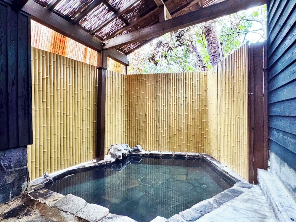 赤月(AKATSUKI) / 和室 / 露天風呂付き 禁煙 バスルーム1 | 旅館 ゆふもみじ