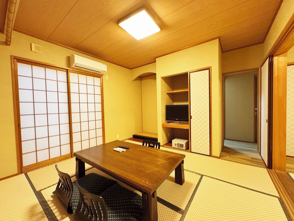 全(ZEN) / 和室 / 露天風呂付き 禁煙 客室1 | 旅館 ゆふもみじ