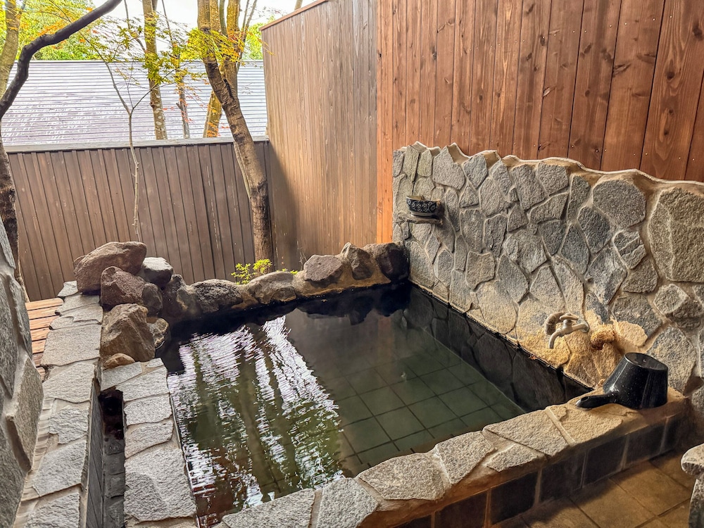 海(UMI) / 和洋室 / 露天風呂付き 禁煙 バスルーム1 | 旅館 ゆふもみじ