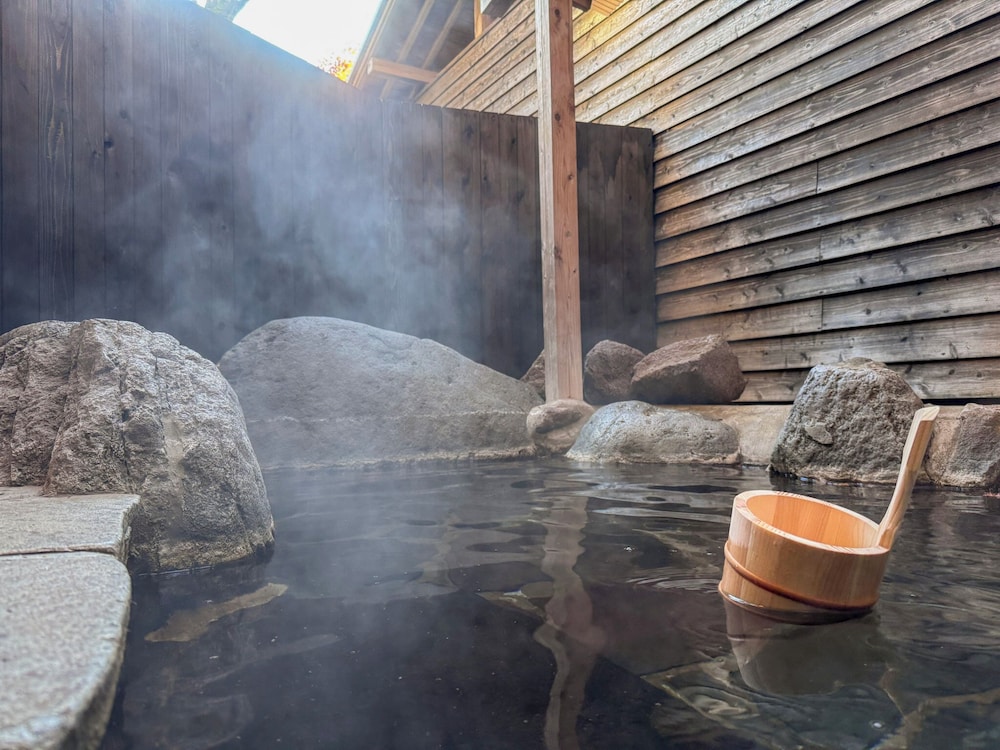 森(MORI) / 和室 / 露天風呂付き 禁煙 バスルーム2 | 旅館 ゆふもみじ