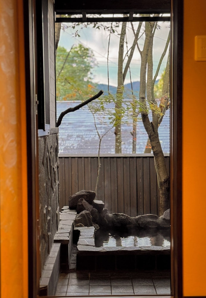 海(UMI) / 和洋室 / 露天風呂付き 禁煙 リビング エリア0 | 旅館 ゆふもみじ