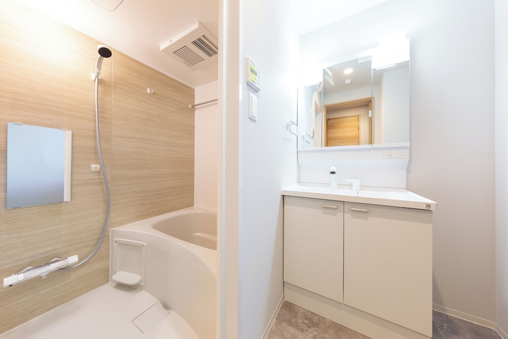 スーペリア トリプルルーム バスルーム0 | レジデンスホテル博多駅南