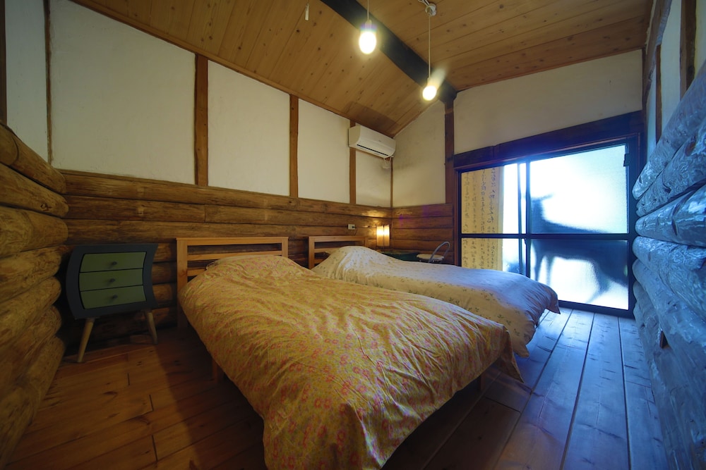 ベーシック アパートメント コートヤードビュー 客室1 | 神野テラス