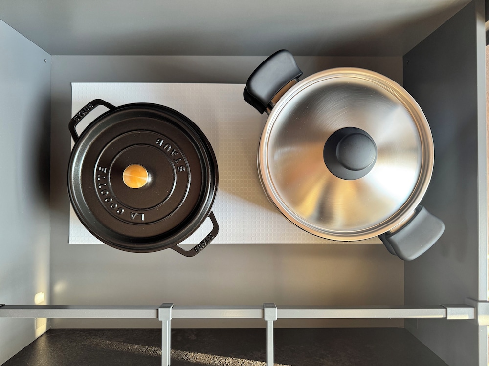 デラックス ヴィラ 3 ベッドルーム 客室内のダイニングエリア0 | The Villa Hotels -SAPPORO-