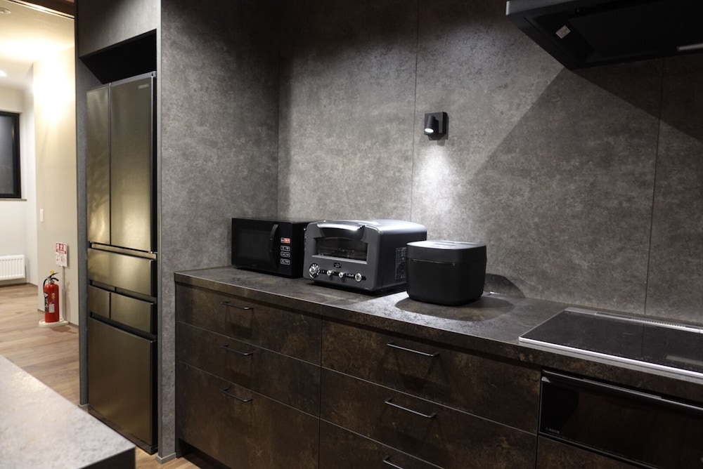 デラックス ヴィラ 3 ベッドルーム 専用キッチン0 | The Villa Hotels -SAPPORO-