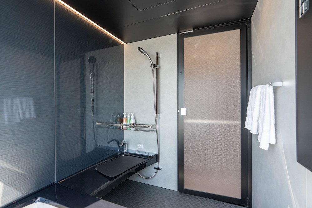 メゾネットルーム　バルコニー オーシャンビュー バスルーム1 | HOTEL R9 The Yard 勝浦