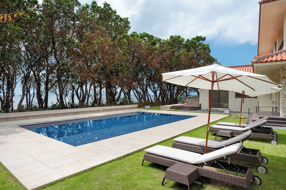 ヴィラ バルコニー プールビュー テラス / パティオ4 | Ocean Front Villa Ishigakijima Ⅰ