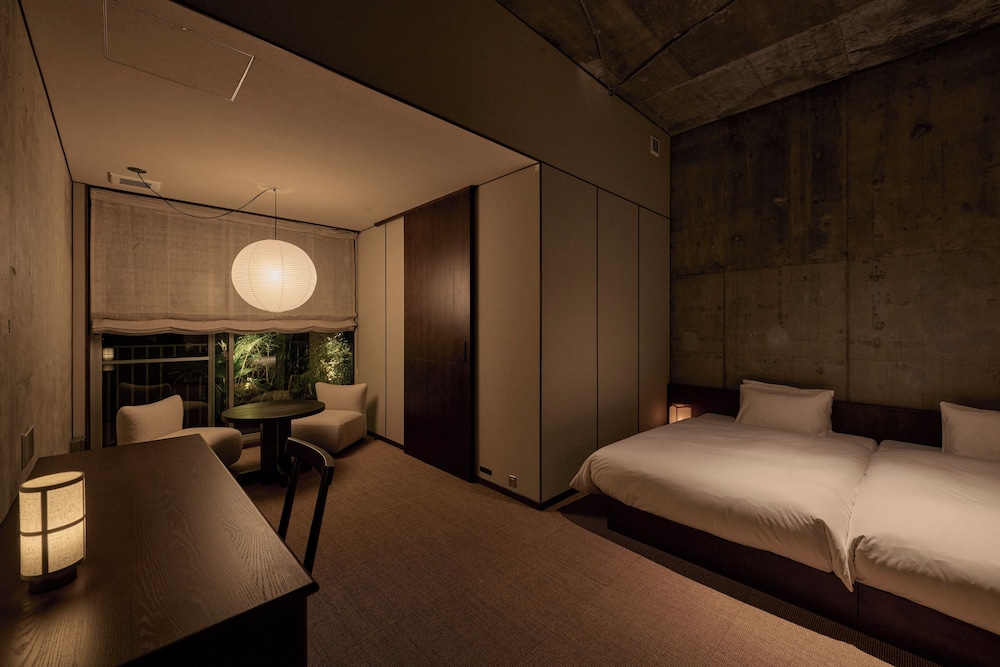 デラックス ツインルーム 禁煙 専用バスルーム 客室1 | KÚON 箱根強羅