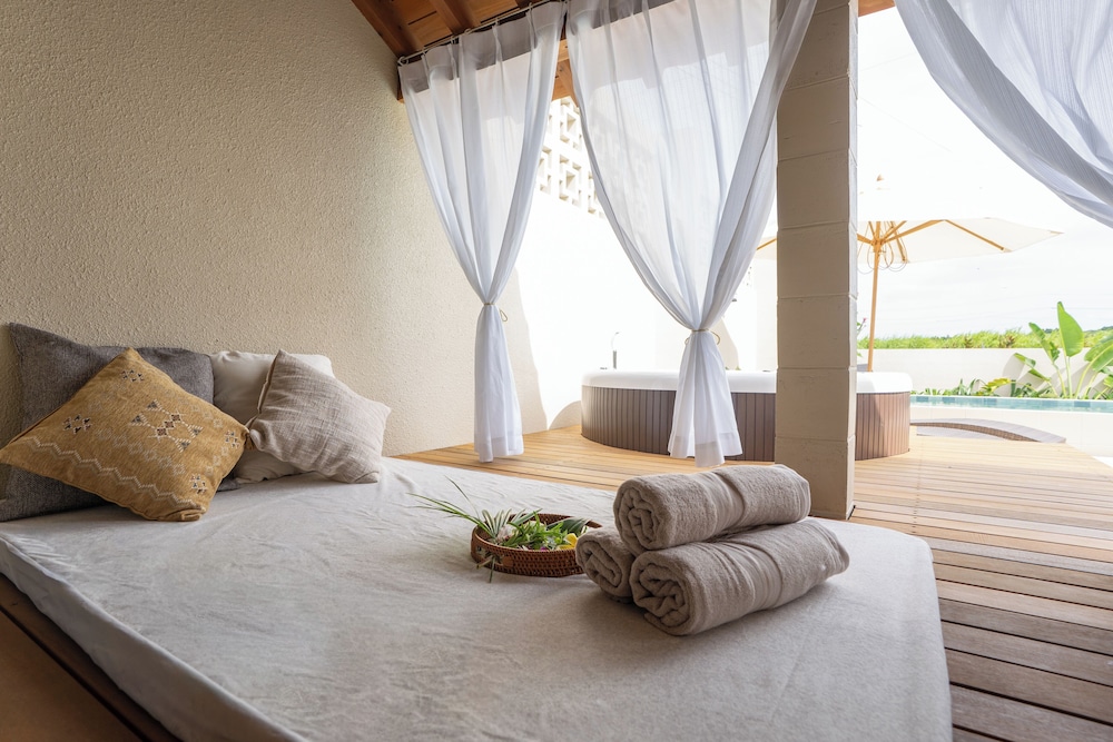 デラックス ヴィラ プールビュー（ジャグジー付き） テラス / パティオ2 | THE GARDEN Bise