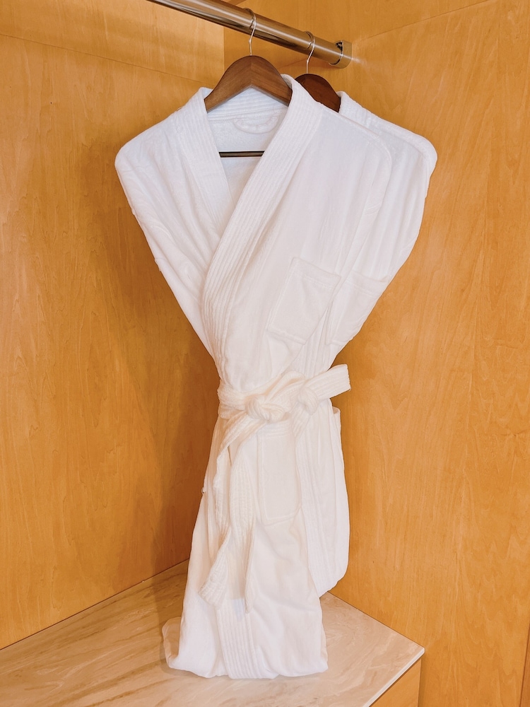 ラグジュアリー ヴィラ プールビュー バスルームの設備0 | THE GARDEN Bise