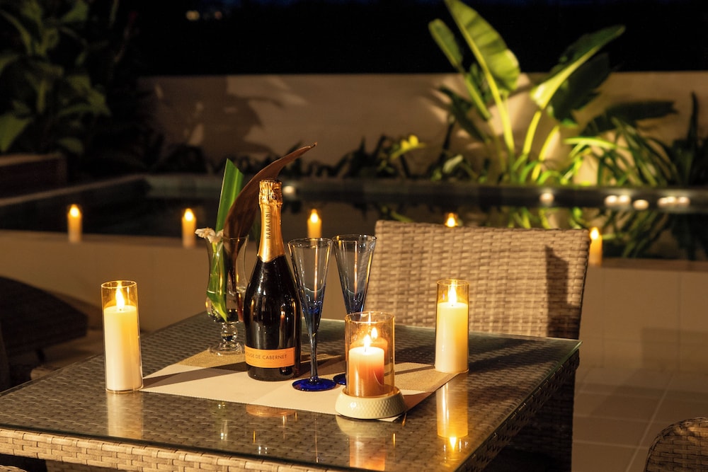 ラグジュアリー ヴィラ プールビュー シャンパン サービス1 | THE GARDEN Bise