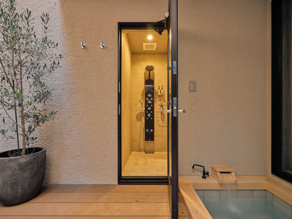 ラグジュアリー ヴィラ バスルーム3 | 大門屋 大阪 岸里玉出 -空窓の湯-