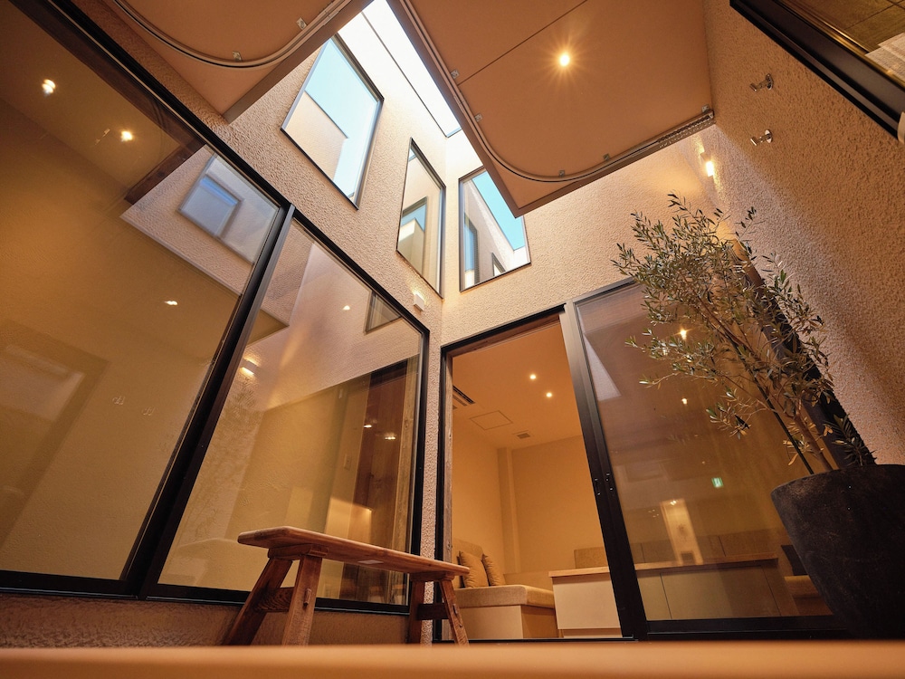 ラグジュアリー ヴィラ テラス / パティオ0 | 大門屋 大阪 岸里玉出 -空窓の湯-