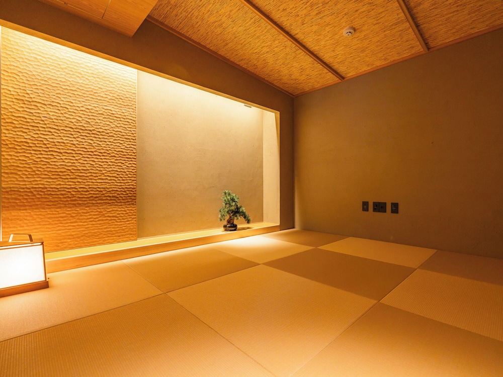 スイート ダブルベッド 2 台 テラス マウンテンビュー 客室2 | あけくれ京都白川