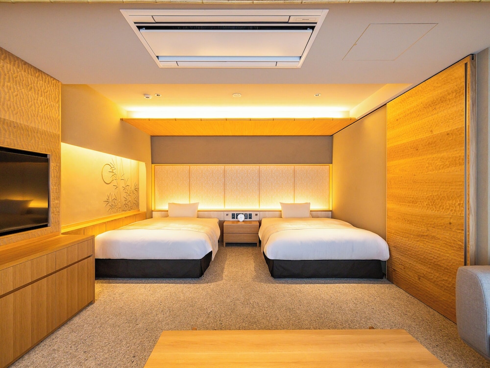 デラックス ツインルーム ダブルベッド 2 台 禁煙 リバービュー 客室1 | あけくれ京都白川