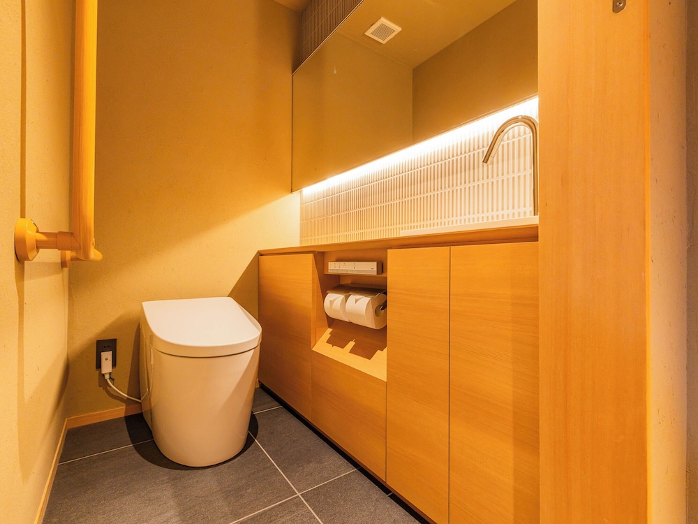 スイート ダブルベッド 2 台 テラス マウンテンビュー バスルーム2 | あけくれ京都白川