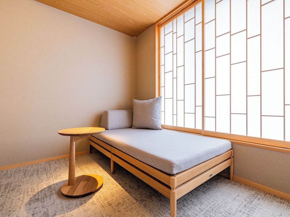 スタンダード ツインルーム ダブルベッド 2 台 禁煙 リバービュー 客室3 | あけくれ京都白川