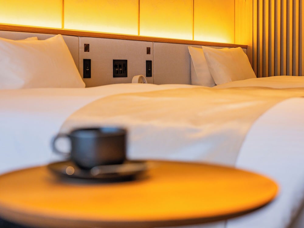 スタンダード ツインルーム ダブルベッド 2 台 禁煙 リバービュー 客室2 | あけくれ京都白川