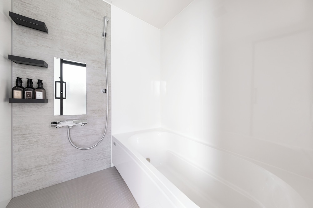 ファミリー ルーム バスルーム3 | JANUS villa Furano (ジェイナス ビラ 富良野)