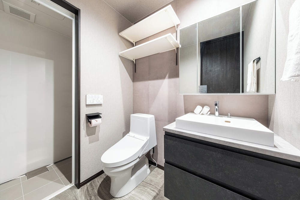 ファミリー ルーム バスルーム2 | JANUS villa Furano (ジェイナス ビラ 富良野)